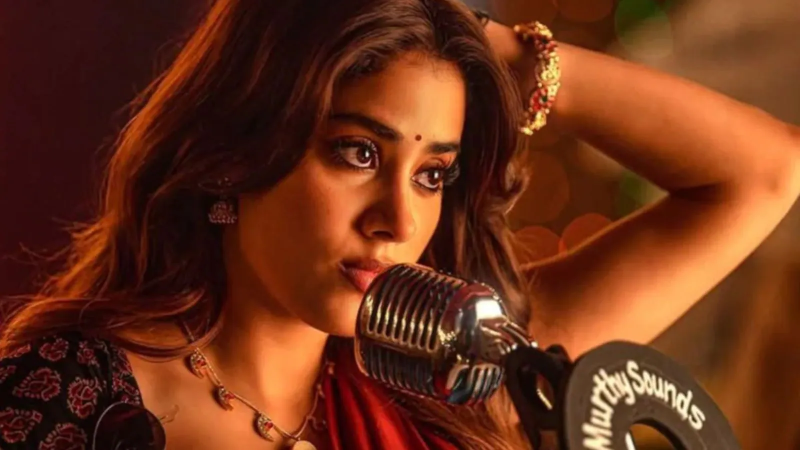 Peddi Makers Face Heat Over 'Objectification' Of Janhvi Kapoor, Internet Calls It "Vulgar"