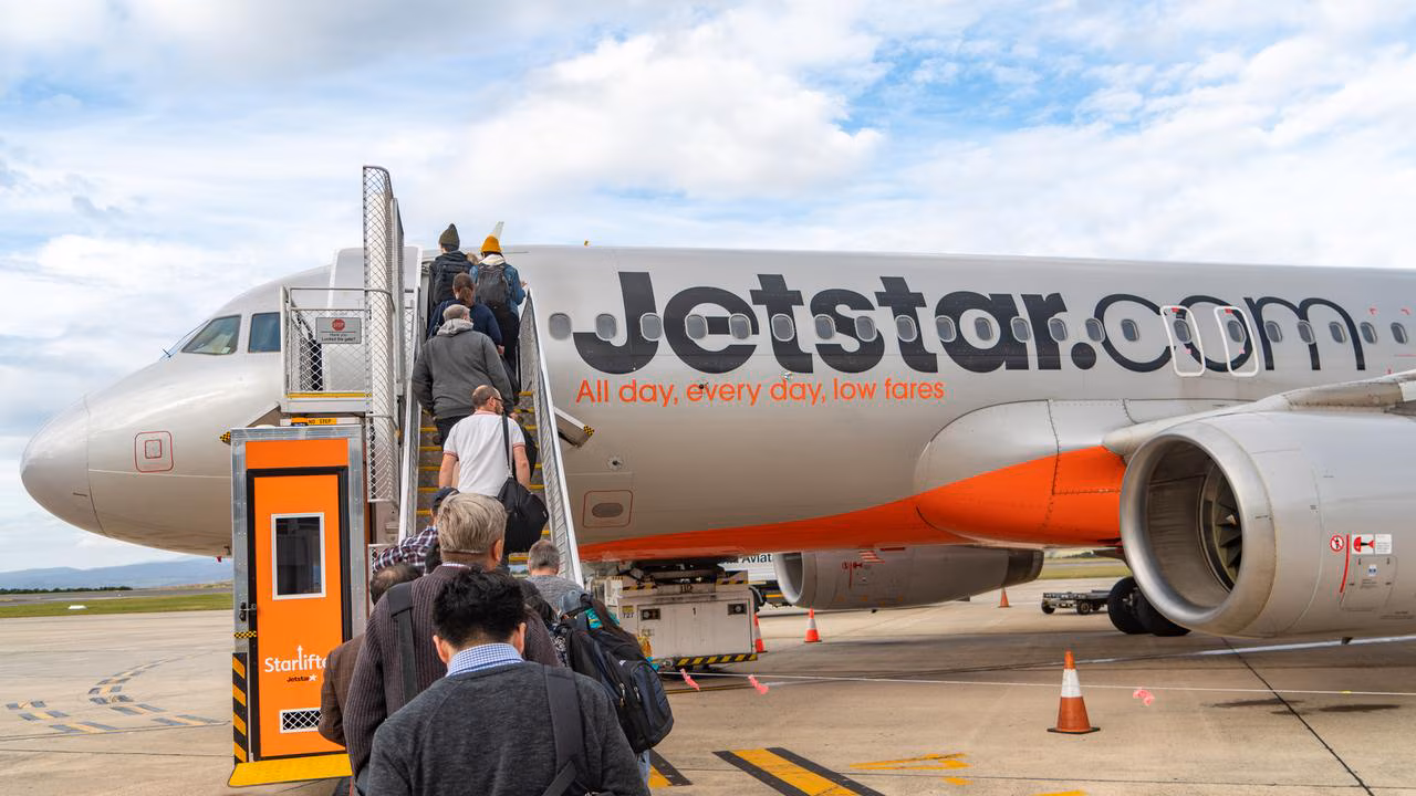 Jetstar axes Auckland, Sunshine Coast and Cairns routes amid cost surge