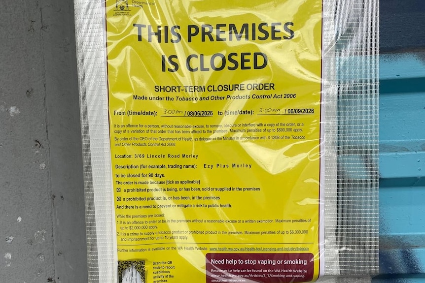 A sign saying "this premesis is closed"