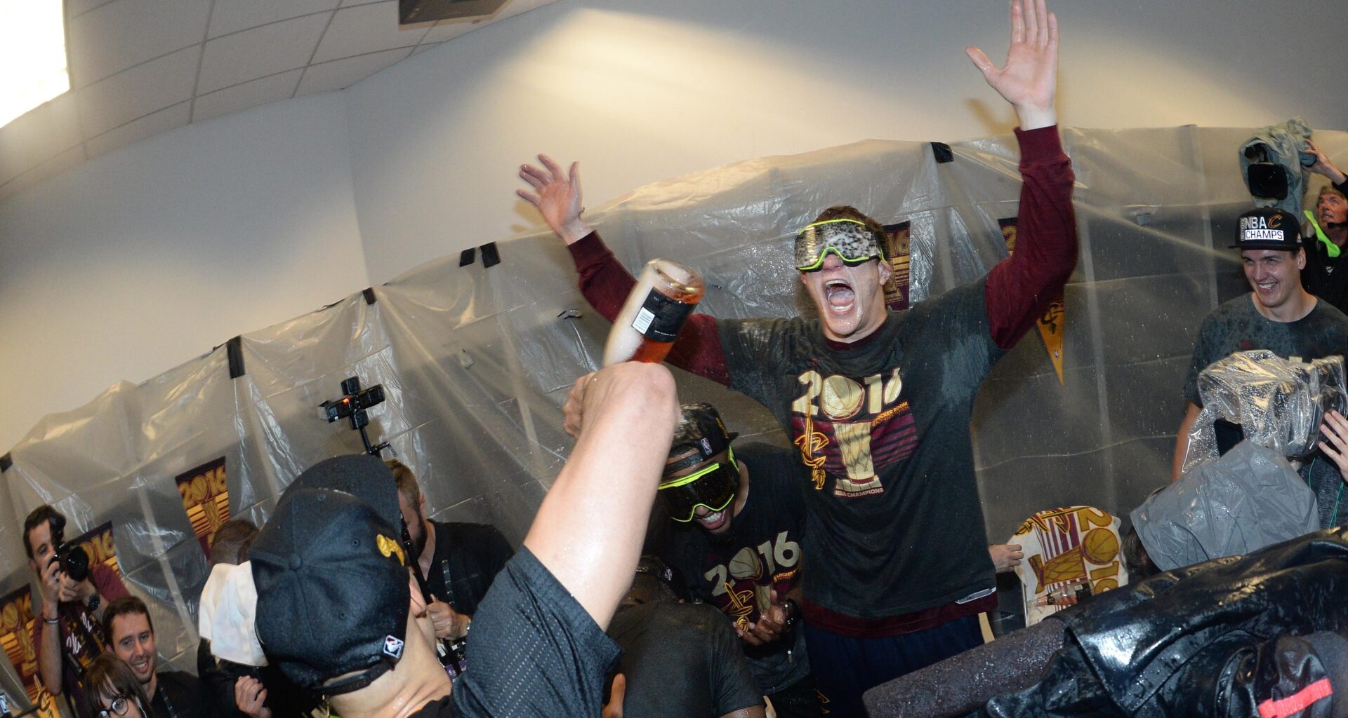 Timofey Mozgov Says He Wasn't Invited to 2016 Cavs Reunion After Trending Videos with LeBron, More