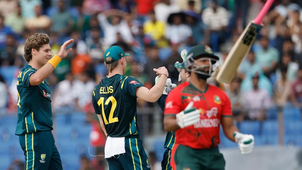 Johnson's 2-6 leads Australia to T20 rout of Bangladesh