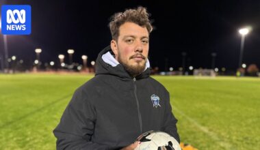 The French soccer coach using Duolingo to help train his Australian team