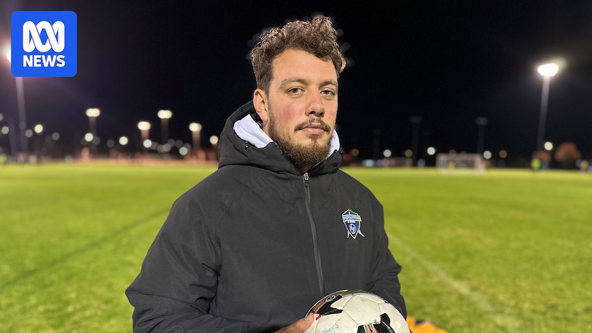 The French soccer coach using Duolingo to help train his Australian team