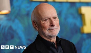 James Burrows, legendary director of Cheers and Friends, dies aged 85 - BBC