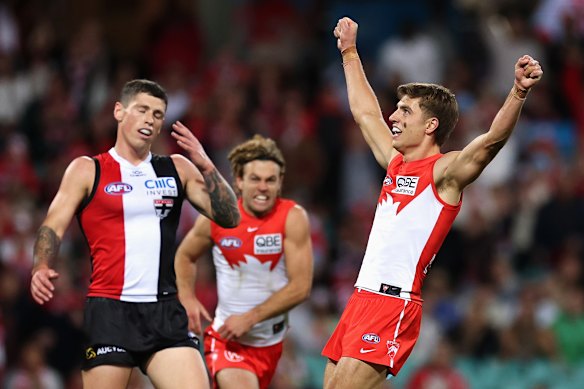 With 15 seconds left on the clock and St Kilda in despair, Serong celebrates his game clincher.