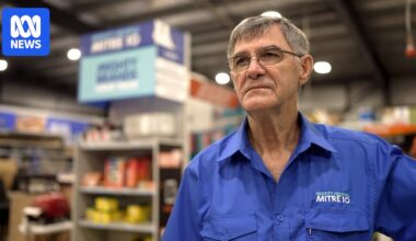 Mitre 10 franchisee battles to stop Bunnings opening next door in Jimboomba