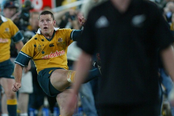 Matt Buke kicks the winning goal in the Bledisloe Cup series in 2002.