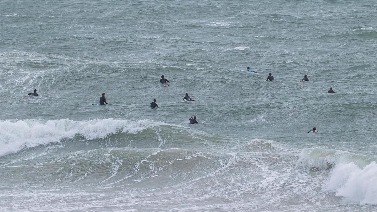 WA and Perth Weather: BOM issues Marine weather warning as showers set to continue