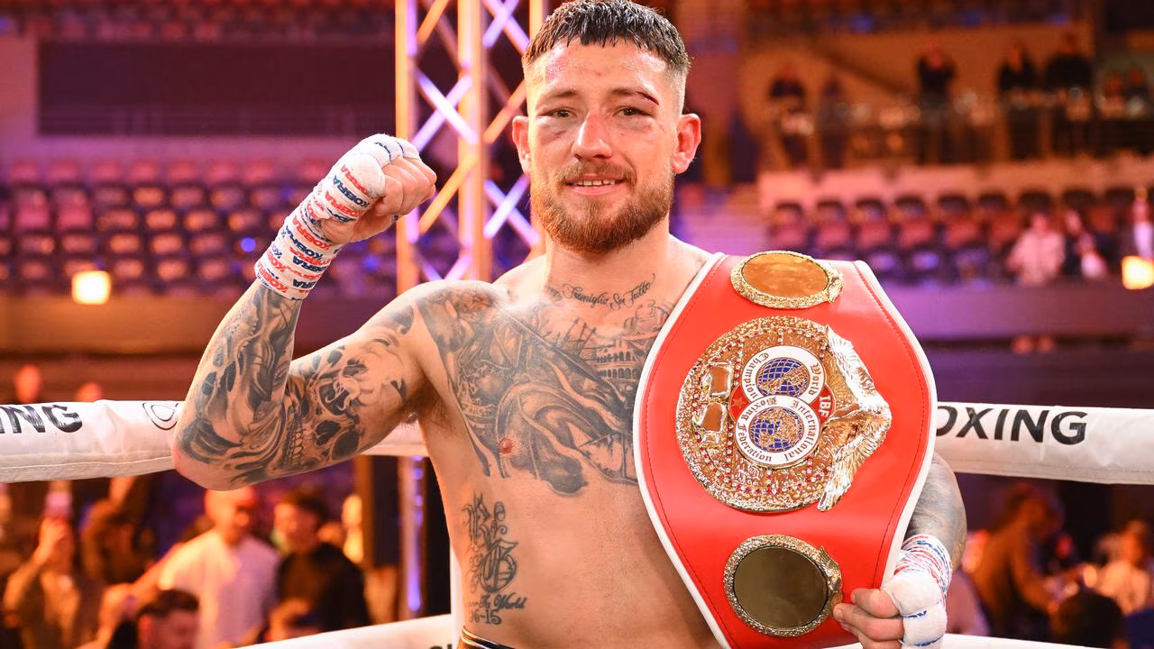 Liam Paro wins IBF welterweight title againt Lewis Crocker in Brisbane
