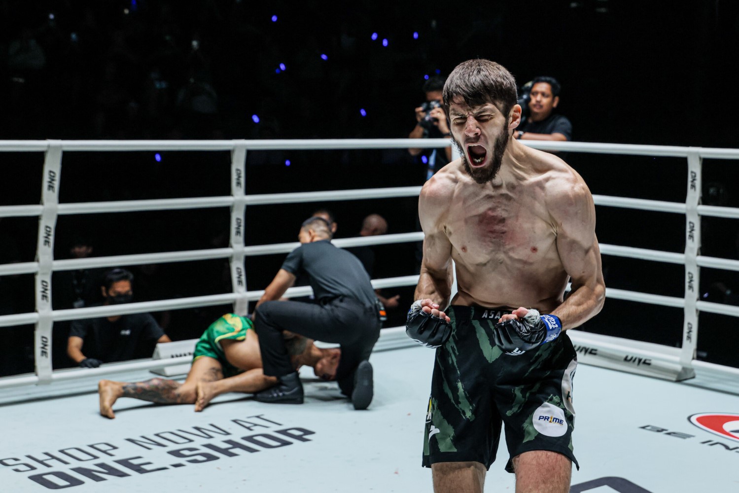Asadula Imangazaliev celebrates after knocking out Kongthoranee at ONE Fight Night 39