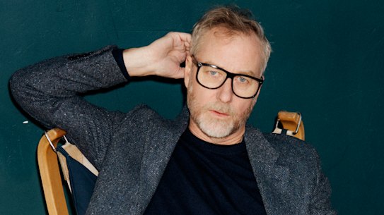 Matt Berninger plays Vivid.