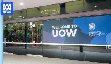 ICAC hears UOW executive was dismissed the day he rejected colleague's pay rise