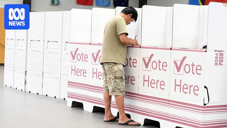 Queensland state electorates of Stretton and Hill to be abolished after review