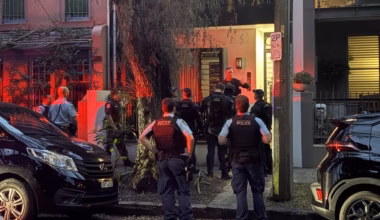 Cops swarm street in Alexandria, Sydney after wild car chase