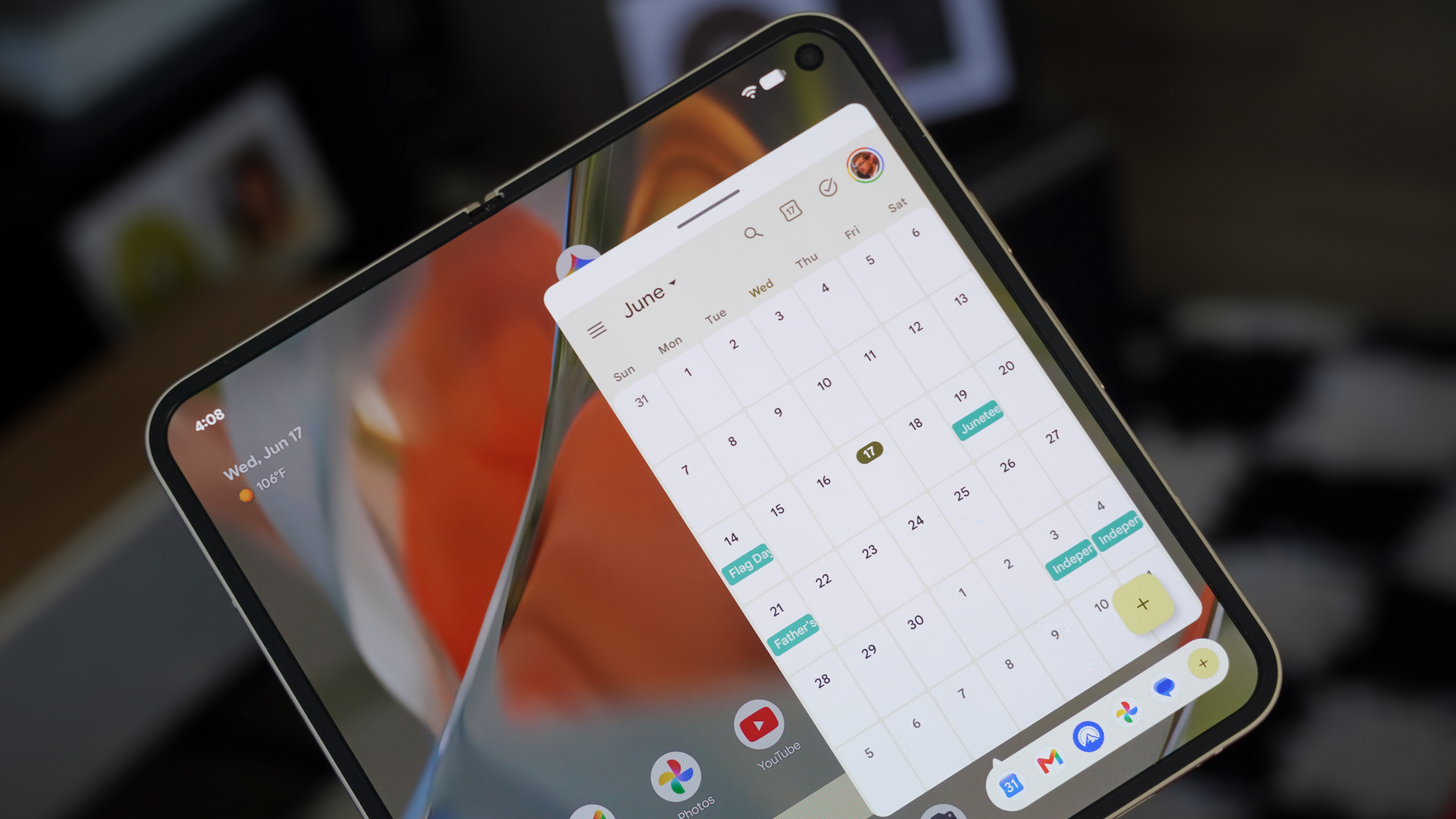 App bubbles in Android 17 on a Pixel 9 Pro Fold.