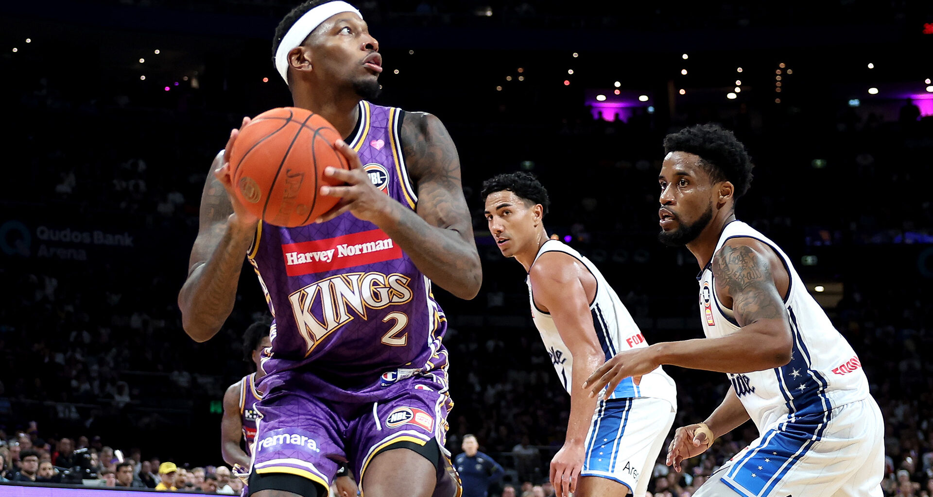 REPORT: NBA veteran re-signs with champions