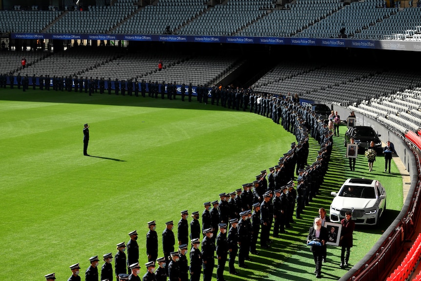 A police memorial at Marvel Stadium