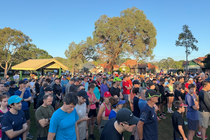 Runners gathered at a Greenway Parkrun to commerorate Professor Richard Scolyer.