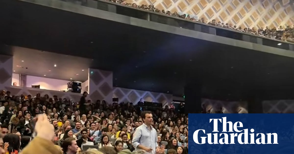 Is there a pianist in the house? Audience member steps up to perform in La La Land in Sydney | Sydney