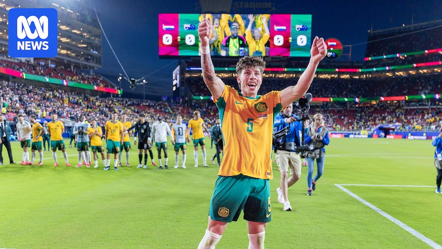 FIFA World Cup: Socceroos players praise Jordy Bos after starring role against Paraguay