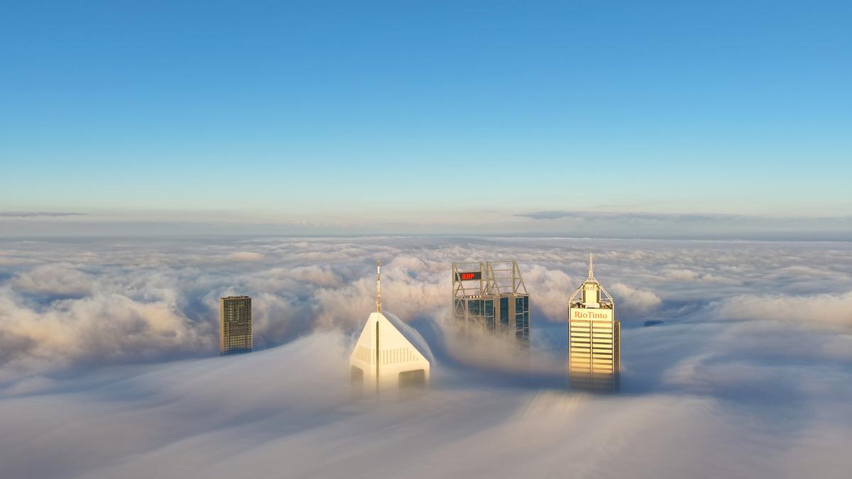 Perth traffic: Heavy fog blanketing city prompts low visibility warning for city motorists