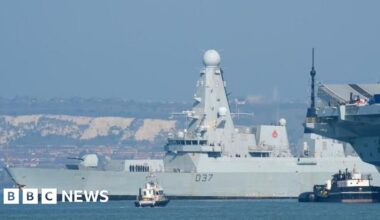 Navy to build drone-equipped warships instead of replacing ageing destroyers - BBC