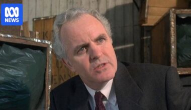 Hollywood actor James Handy stabbed to death in front yard at age 81