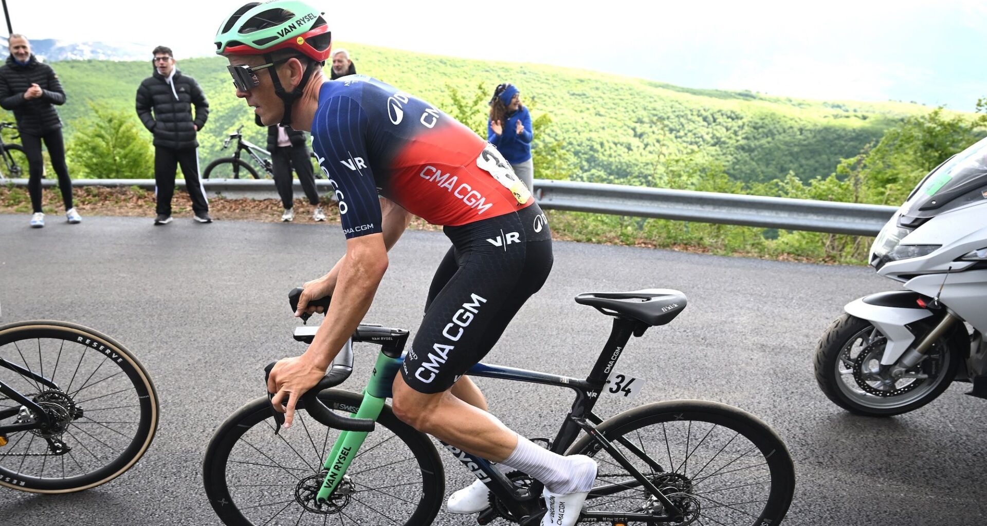Devastated Gregor Mühlberger out of Tour de France, could Olav Kooij take his spot on Decathlon CMA CGM?