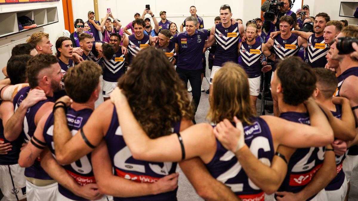 Sydney’s ability to win tight games has put pressure on Fremantle Dockers to hold onto top spot