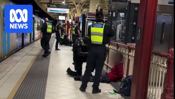 Teenagers, male arrested after machete brawl at Melbourne's Flinders Street Station