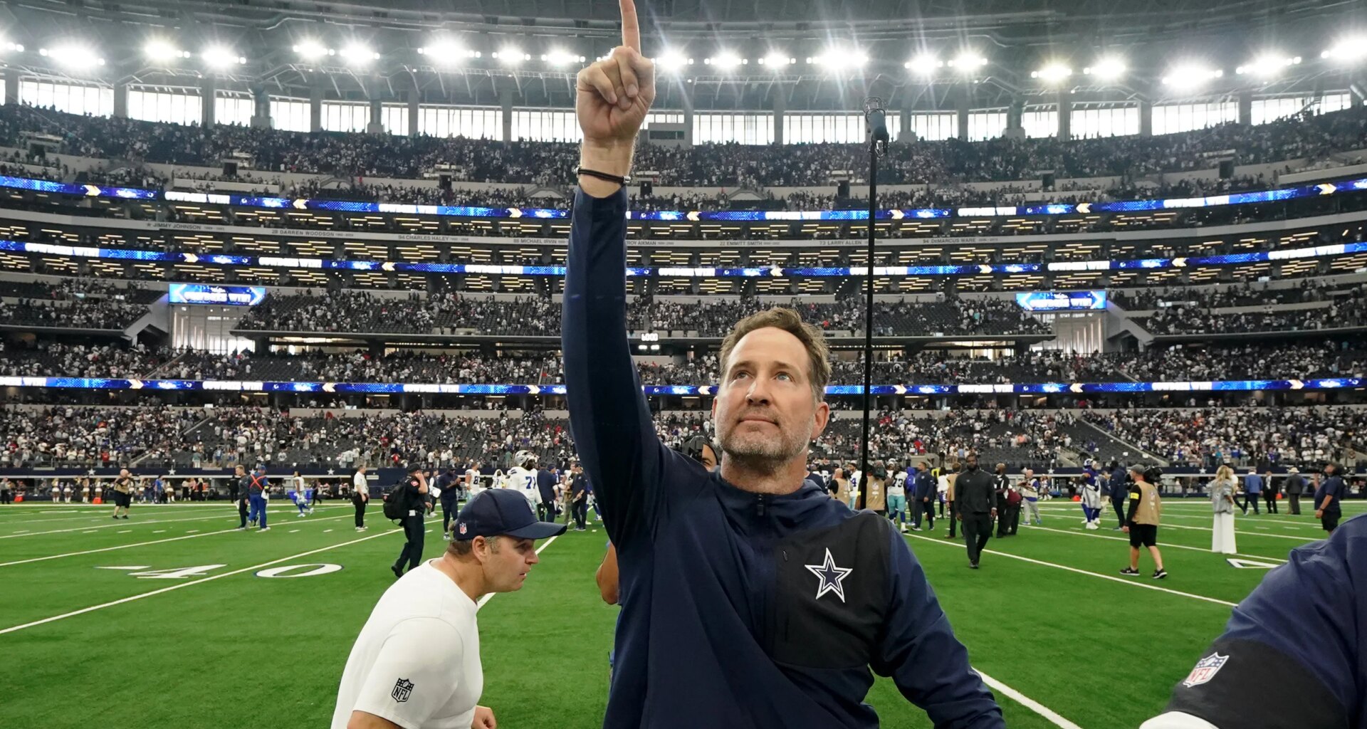 Cowboys Weekend Headlines: History's brink, Quinnen, Parker dilemmas
