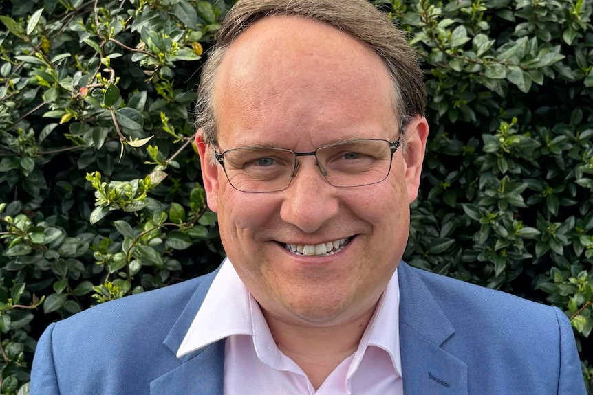 Professor Jason Bainbridge 