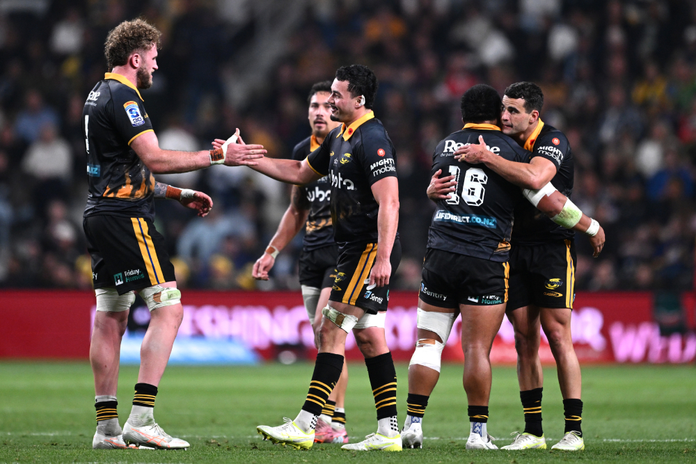 Hurricanes say Chiefs favourites for Super Rugby final