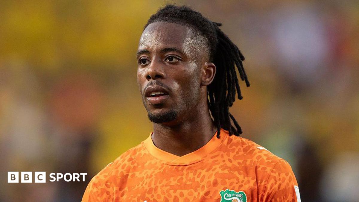 Elye Wahi playing for the Ivory Coast