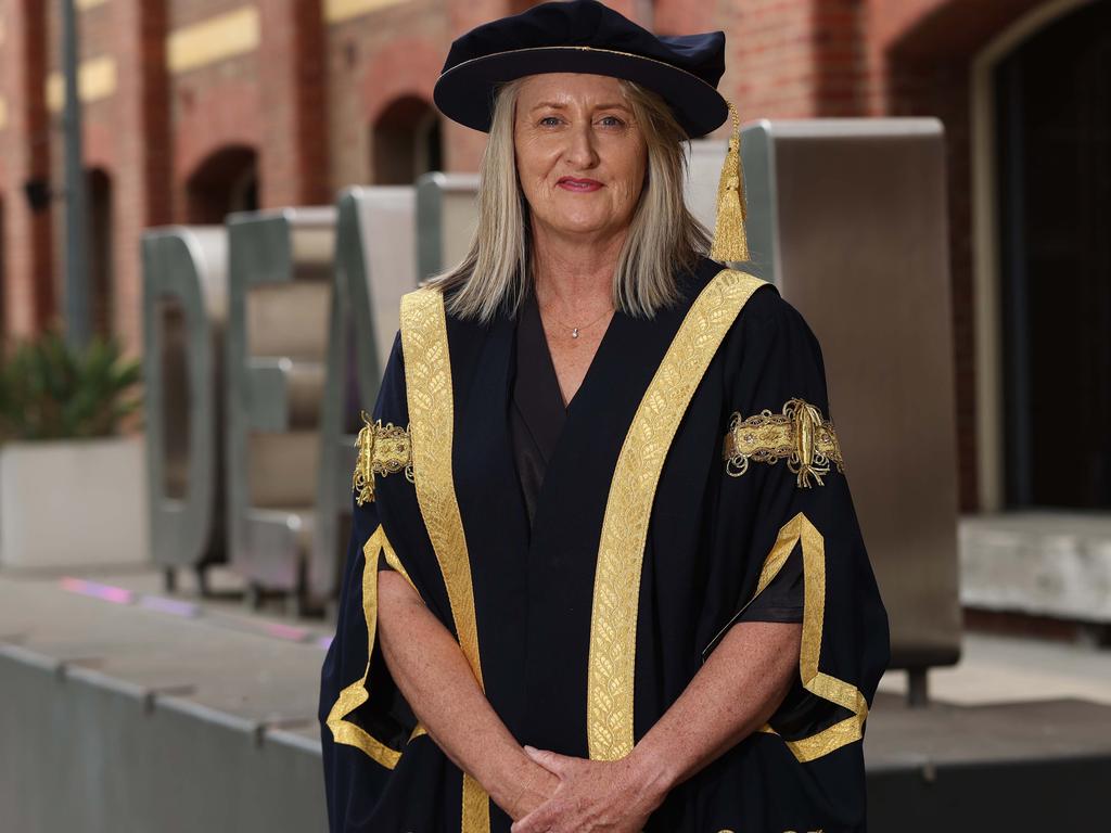 ‘We are sorry’: Deakin pulls restructure, apologises - Geelong Advertiser