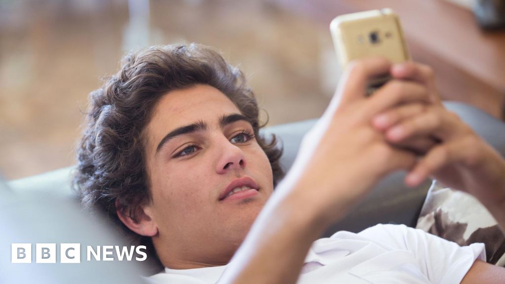 More than a third of UK phone use is aimless scrolling, report suggests - BBC
