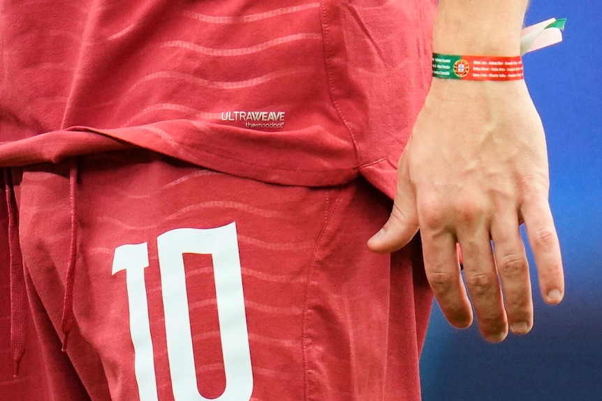 Bernado Silva wears a wristband