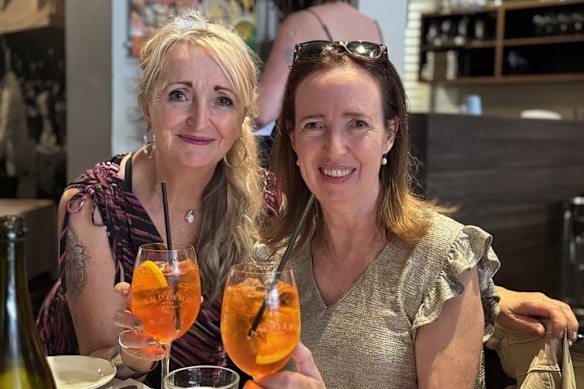 Keri Balding (left) with her sister Jennifer Balding in January. Jennifer died by voluntary assisted dying after being diagnosed with MND. 