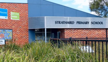 Father dies after alleged bashing outside Strathaird Primary School in Melbourne