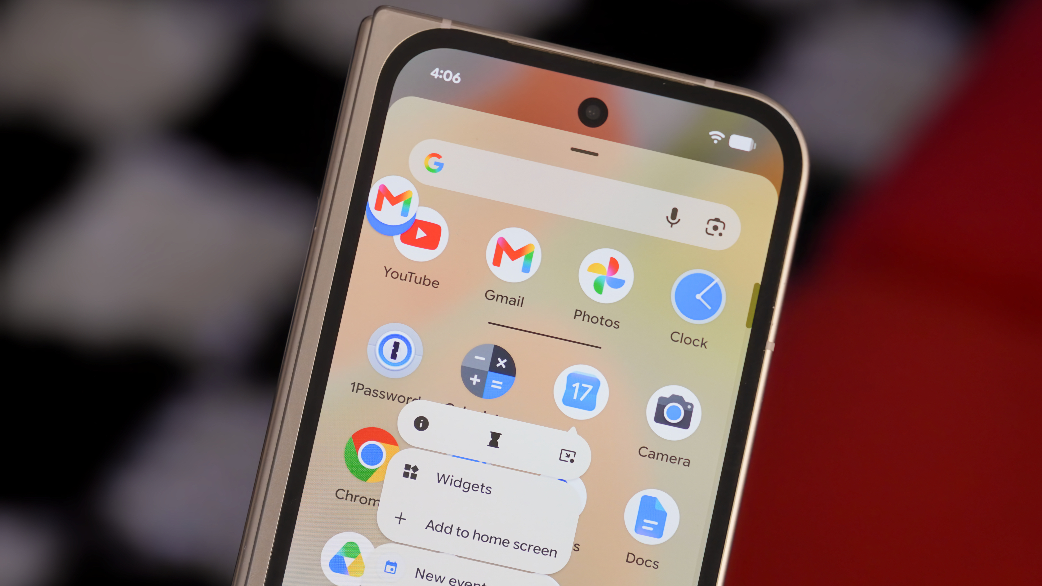 App bubbles in Android 17 on a Pixel 9 Pro Fold.