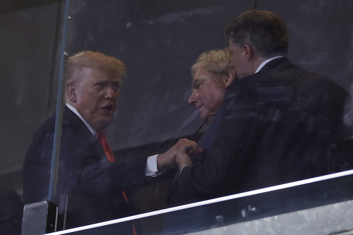President Trump sides with MLB owners on issue of hard salary cap