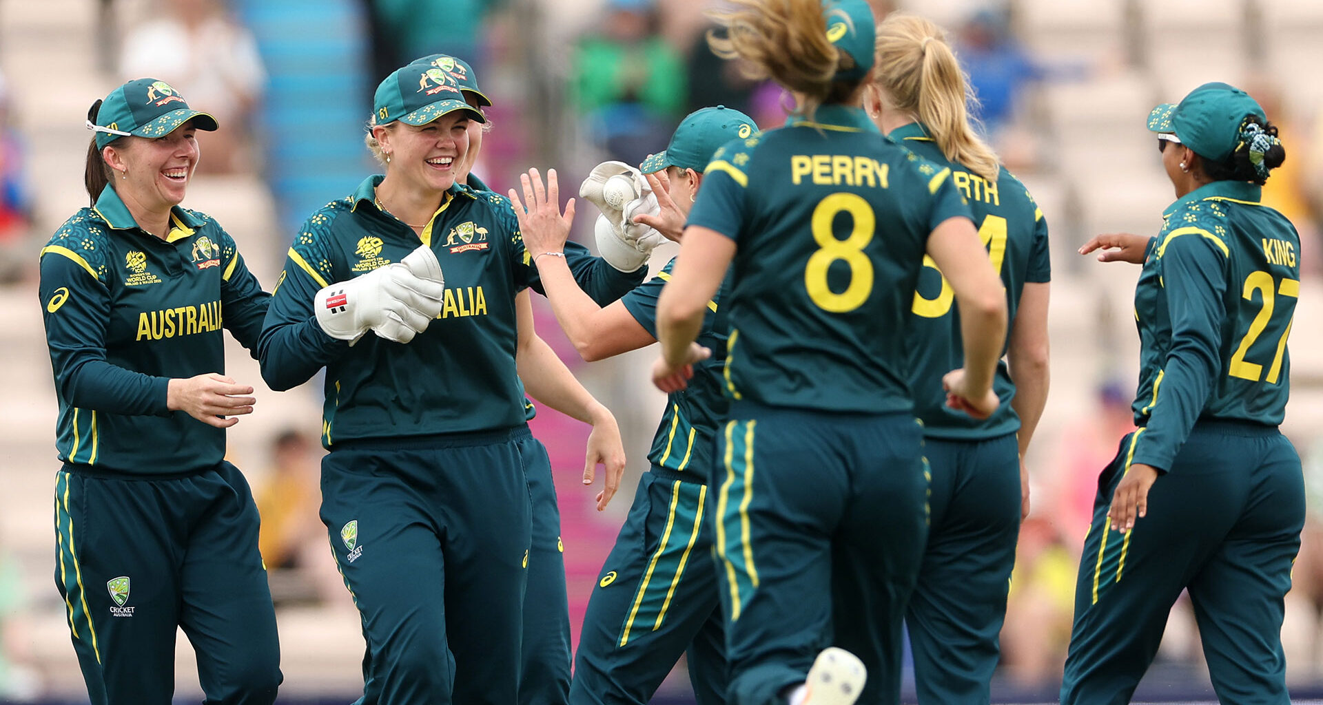 Australia flex muscles to roll past Netherlands