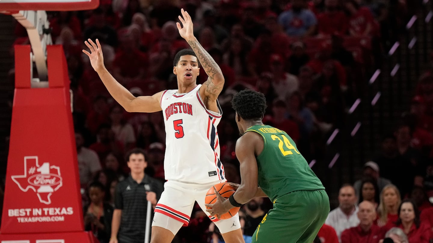 At Houston last season, freshman forward Chris Cenac Jr. (No. 5) averaged 9.5 points and 7.9 rebounds per game.