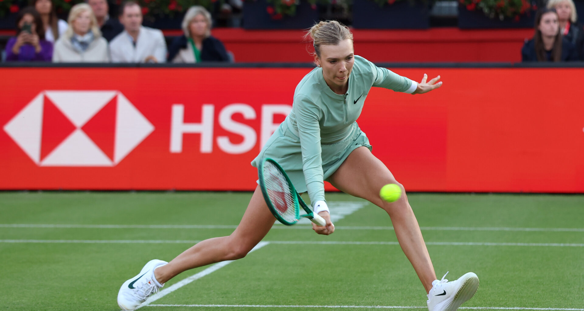 Over two days, local wild card Boulter upsets Fernandez at Queen's