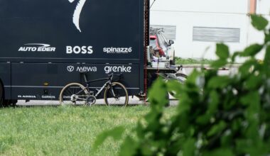 I hid in a bush to get the first spy shots of the new Specialized Tarmac SL9 at the newly-named Dauphiné