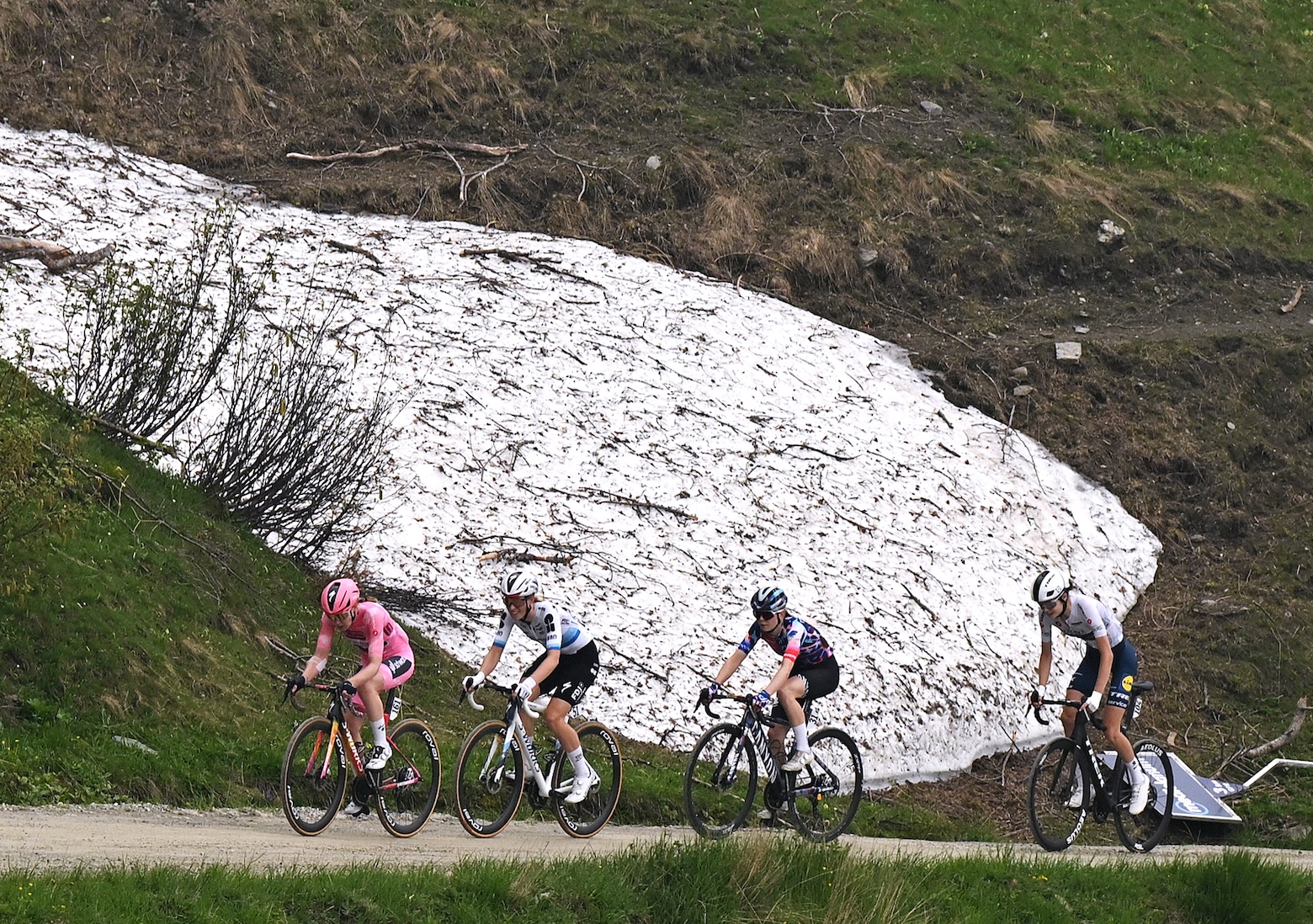 SESTRIERE, ITALY - JUNE 06: (L-R) Anna van der Breggen of Netherlands and Team SD Worx - Protime - Pink Leader Jersey, Demi Vollering of Netherlands and Team FDJ United - SUEZ, Antonia Niedermaier of Germany and Team CANYON//SRAM zondacrypto and Isabella Holmgren of Canada and Team Lidl - Trek - White Best Young Rider Jersey ompete in the breakaway during the 37th Giro d'Italia Women 2026, Stage 8 a 106km stage from Rivoli to Sestriere 2034m / #UCIWWT / on June 06, 2026 in Sestriere, Italy. (Photo by Luc Claessen/Getty Images)