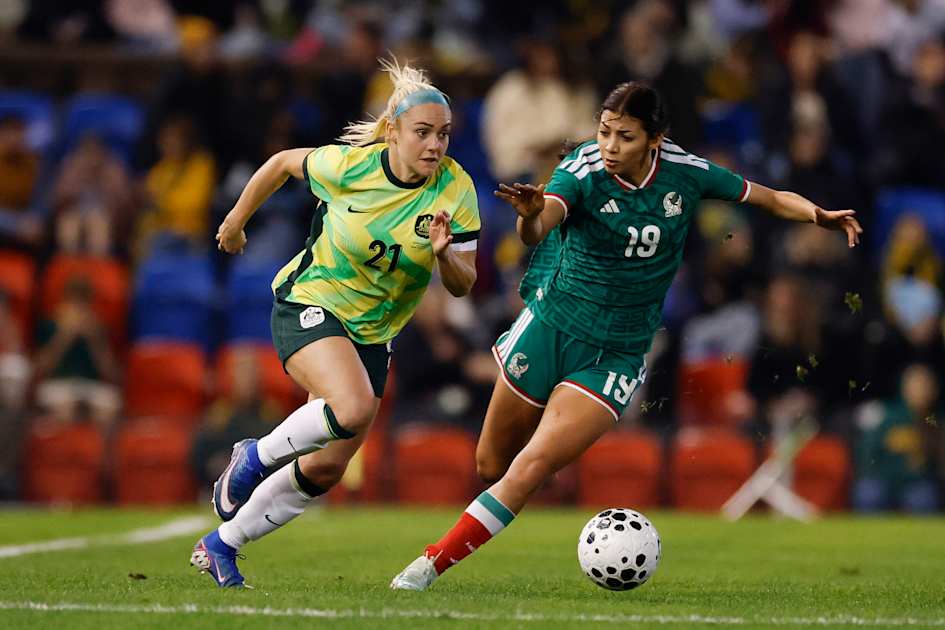 Internationals: Carpenter reaches Australia milestone, Thompson features | News | Official Site