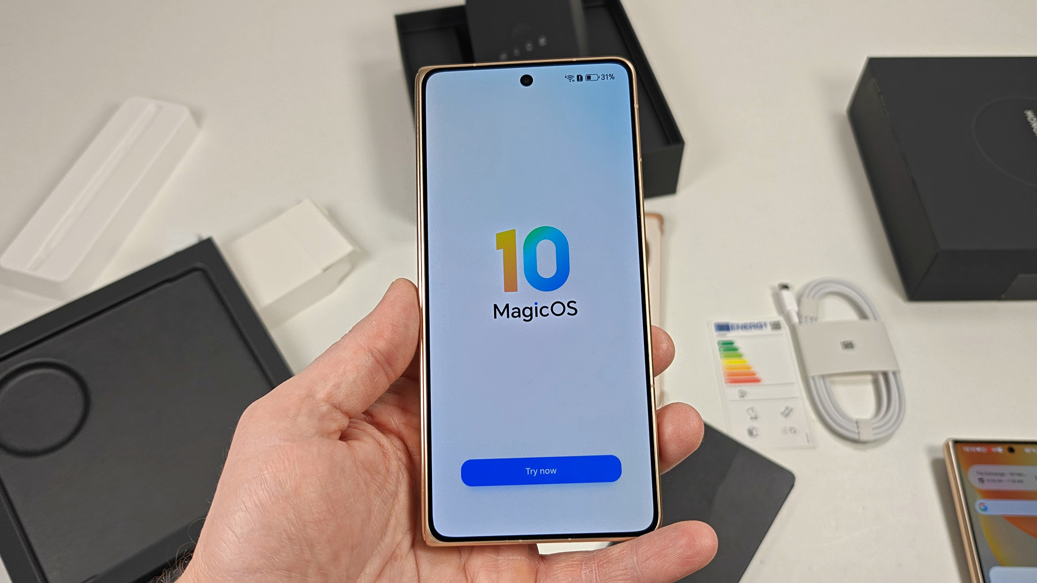 Unboxing the Honor Magic V6 with Magic OS 10
