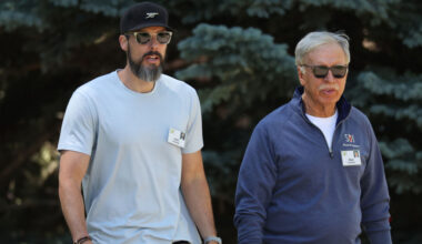 Nuggets fans have been whispering: Do the Kroenkes have a favorite child? – Denver Sports