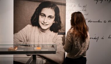 Australian schools must teach Anne Frank